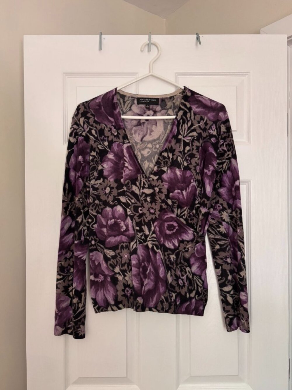 Vintage-Inspired Purple Floral Wrap Top | Sweater Top (Large)